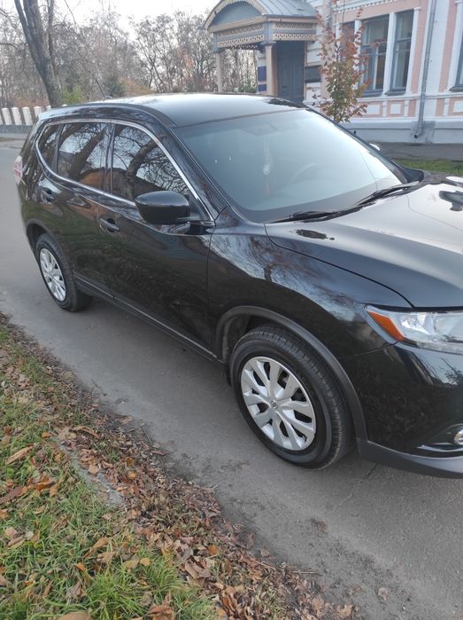 Nissan Rogue 2016 года, первая регистрация первый владелец в мае.