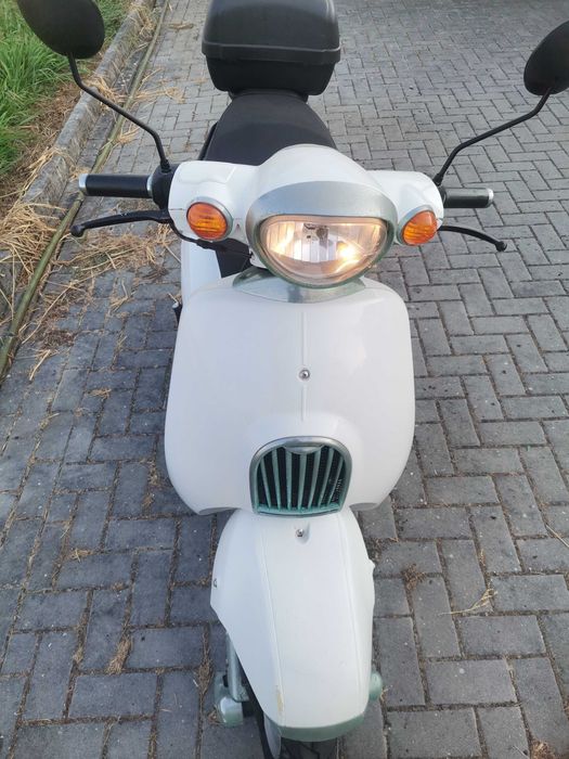 Scooter daelim besbi 125cm3