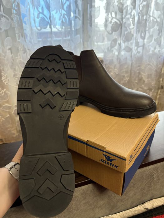 Продам чоловічі ботинки челсі