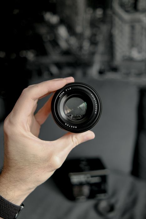 Voigtlander 40mm f1.2 e mount (ou Z mount com adaptador)