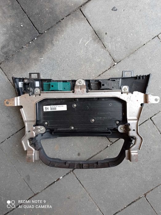 Panel sterowania radiem Opel Insignia G4P15