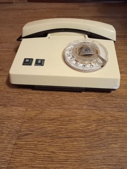 Телефон дисковый, бобины магнитофон, радио приемники:Электроника, Маяк