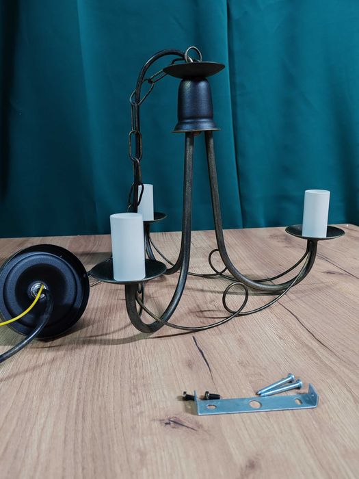 Lampa wisząca Minster na łańcuchu, czarno złoty