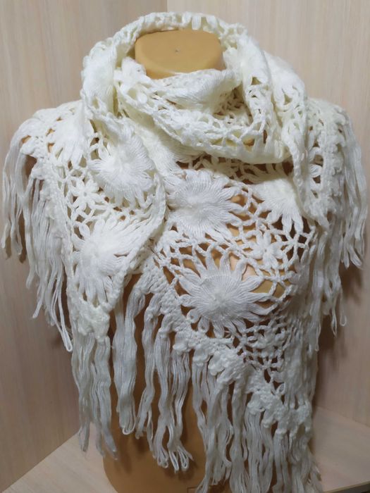 Шарф в'язаний жіночий