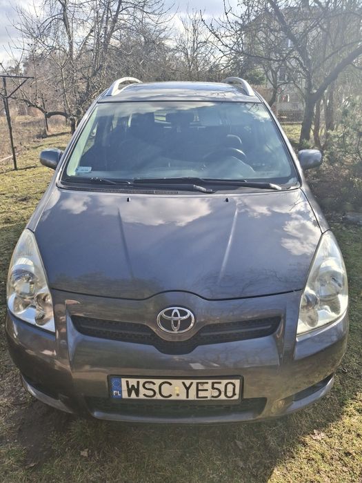 Sprzedam samochod osobowy  toyota corolla verso