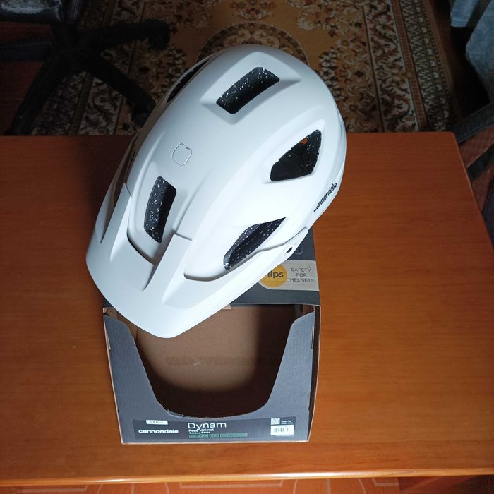 Capacete Cannondale Dynam MIPS