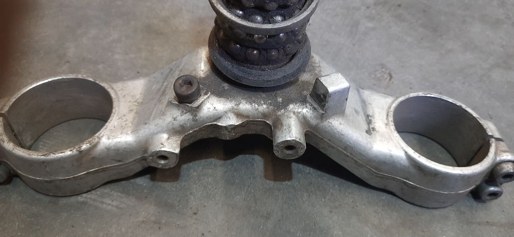 Półka dolna do yamaha R1 rn04