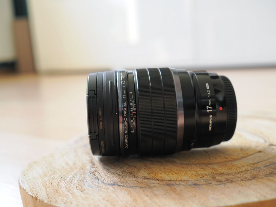 Obiektyw Olympus OM System 17 1.2 Pro filtr ochronny UV Marumi