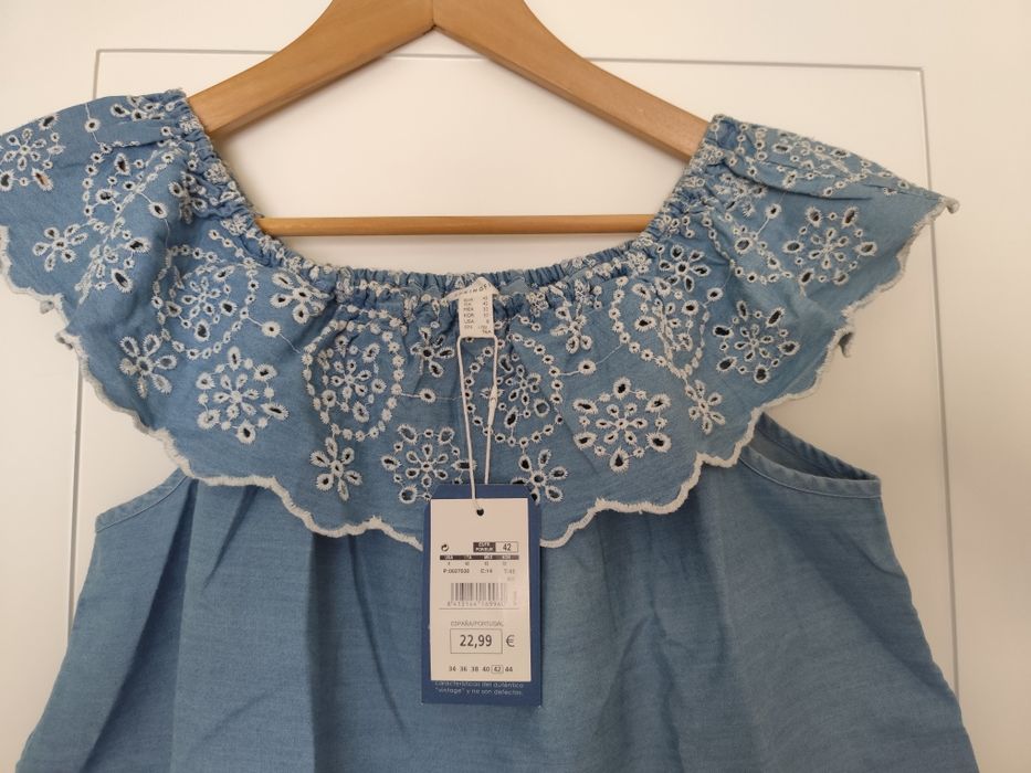 Top off shoulder (ombros à mostra)