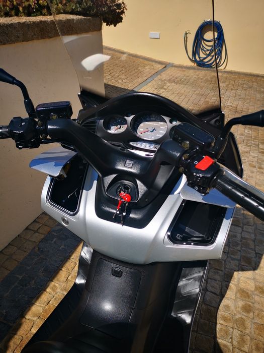 Honda Silverwing 600 e BMW C1 Vendo as duas por 8700  "como  novas"
