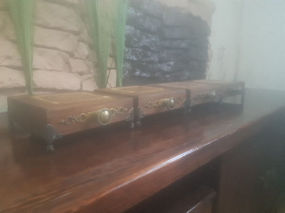 Stare stojaki dębowe