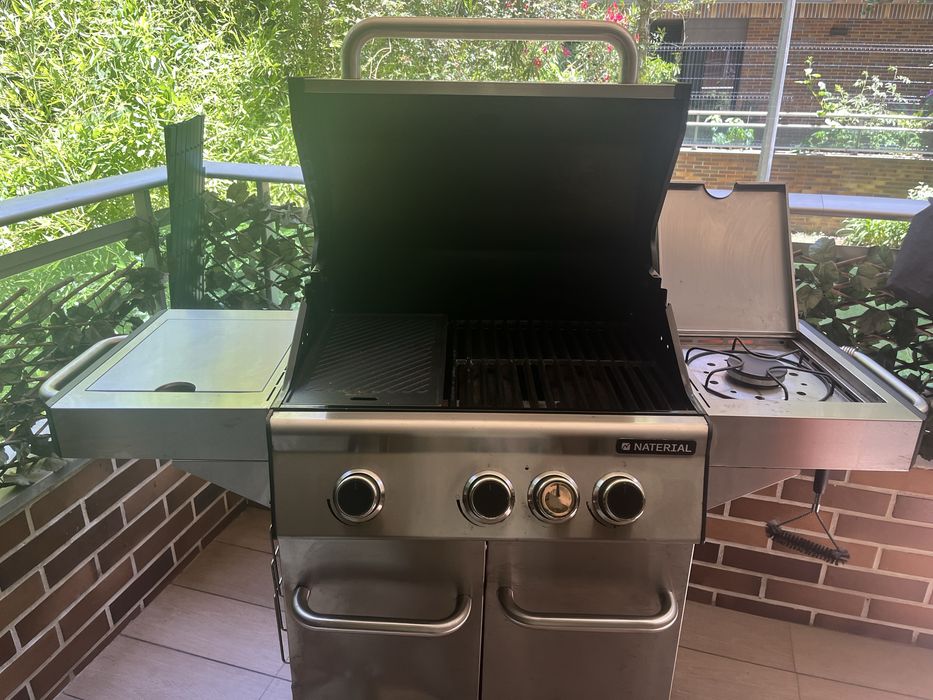 Grelhador a gas com bico em muito bom estado