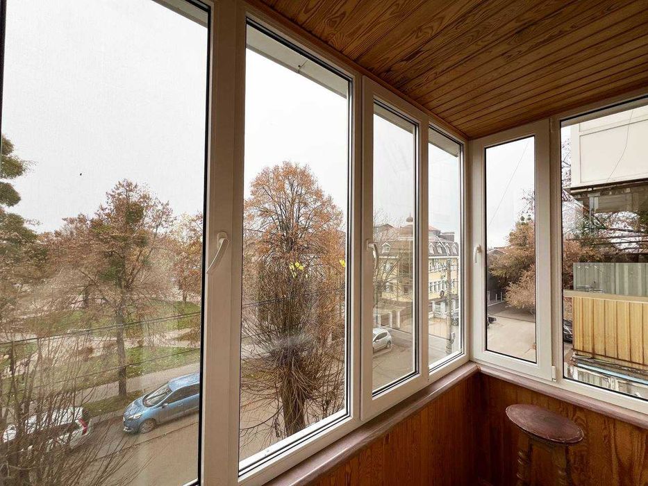 Продам трикімнатну квартиру з індивідуальним опаленням на Пивзаводі