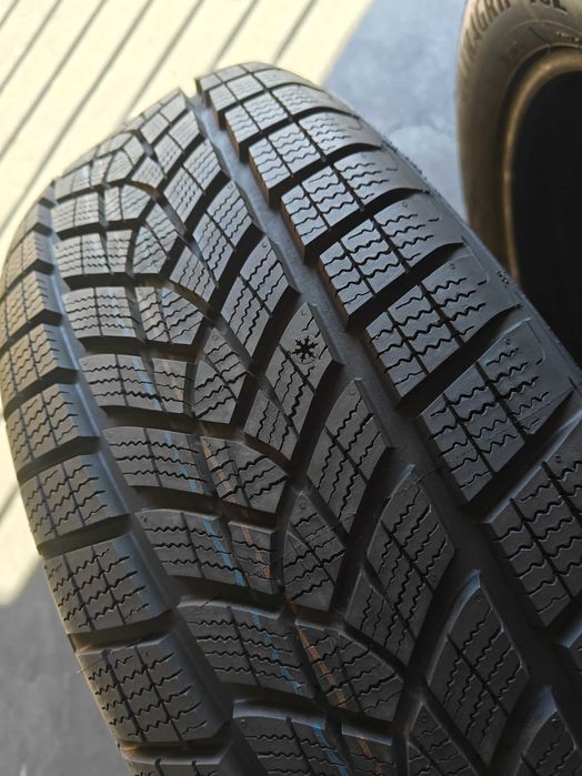2шт Зимові шини Goodyear Ultra Grip Ice SUV 225/60 R18 104H XL нові !