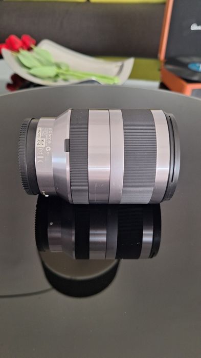 Sony E 18-200mm f/3.5-6.3 OSS