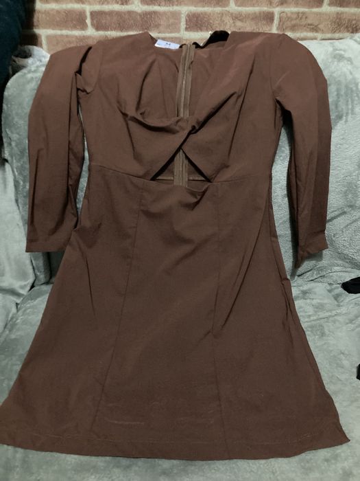 Vestido Lefties castanho novo (abertura zona umbigo)
