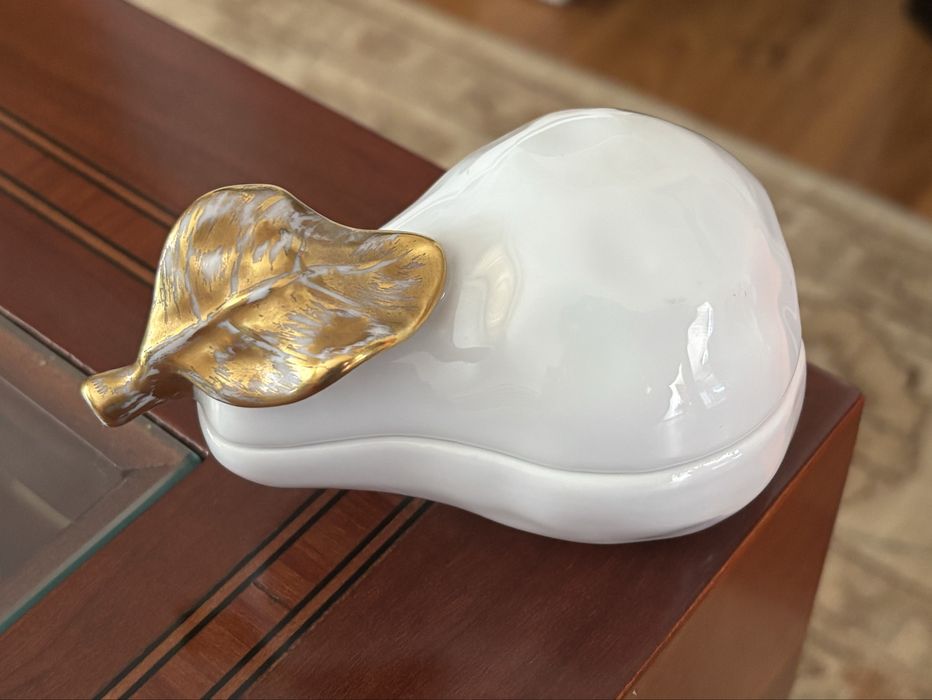 Caixa Pêra - Coleçao Branco e Ouro, Vista Alegre