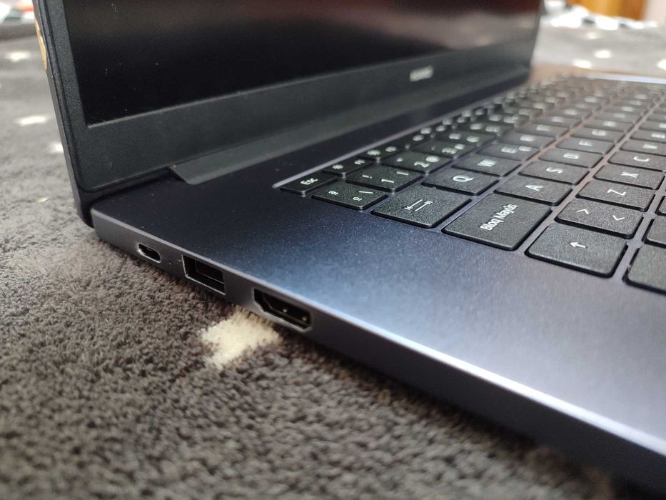 Portátil – i5, 16GB RAM, 512GB SSD – Tema Steampunk