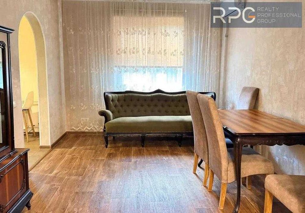 Продам квартиру Українка, Будівельників вул.