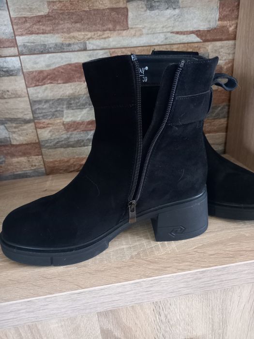 Buty zamszowe czarne