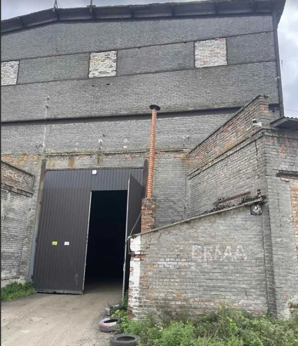 Здається комерційне виробниче приміщення загальною площею 2139 кв.м.