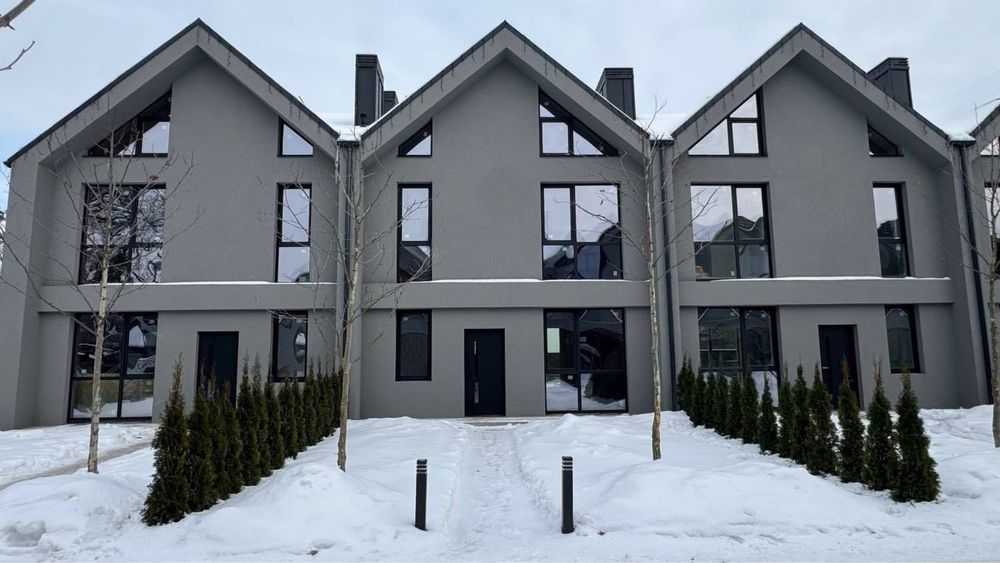 Таунхаус в центральній частині Бучі