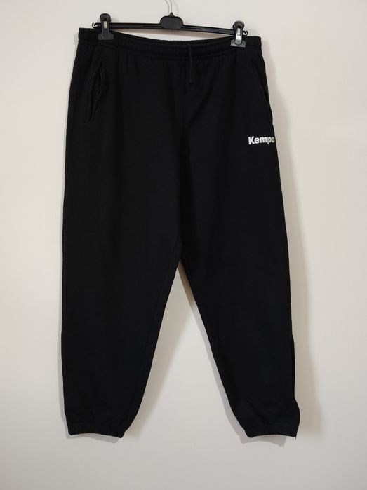 Czarne bawełniane spodnie dresowe marki Kempa capture używane XXXL