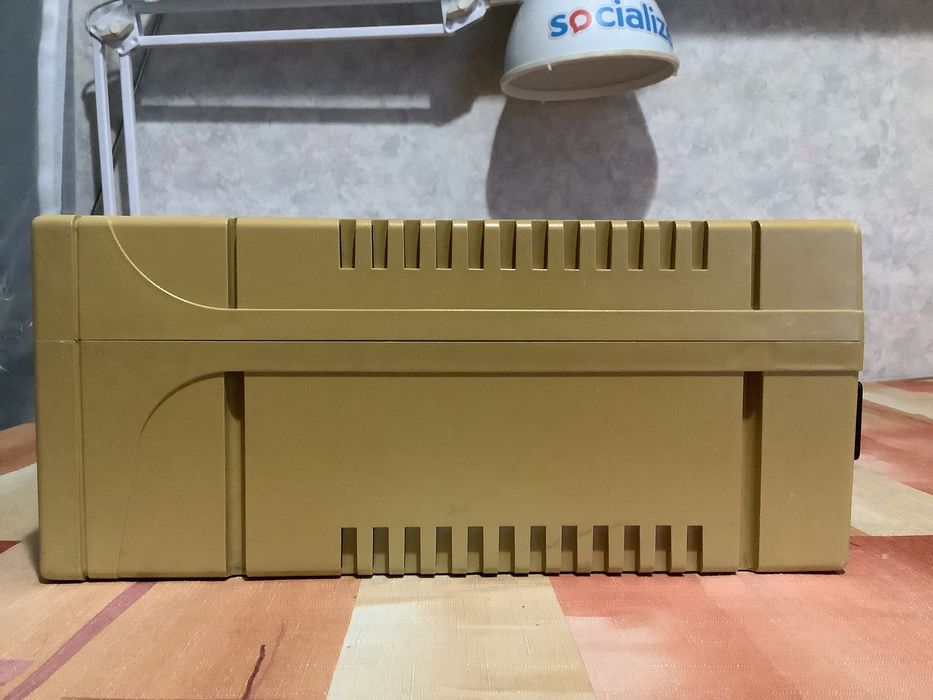 Бесперебойник  Powercom. KIN-525A