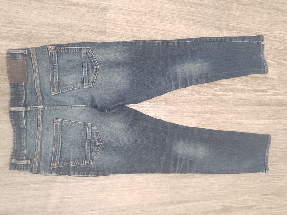 Sprzedam damskie spodnie jeansowe rozmiar M.