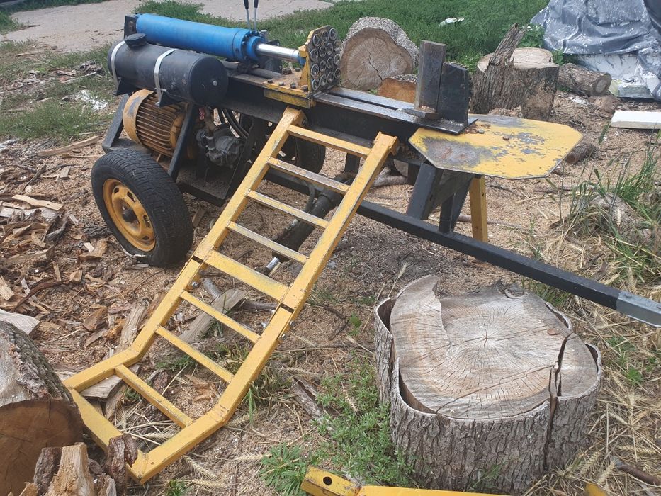 Дровокол гідравлічний