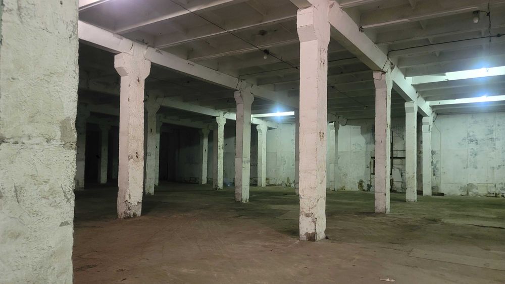 Оренда складу 2012 кв.м (є Рампа) Правий берег, пр-т Б. Хмельницького