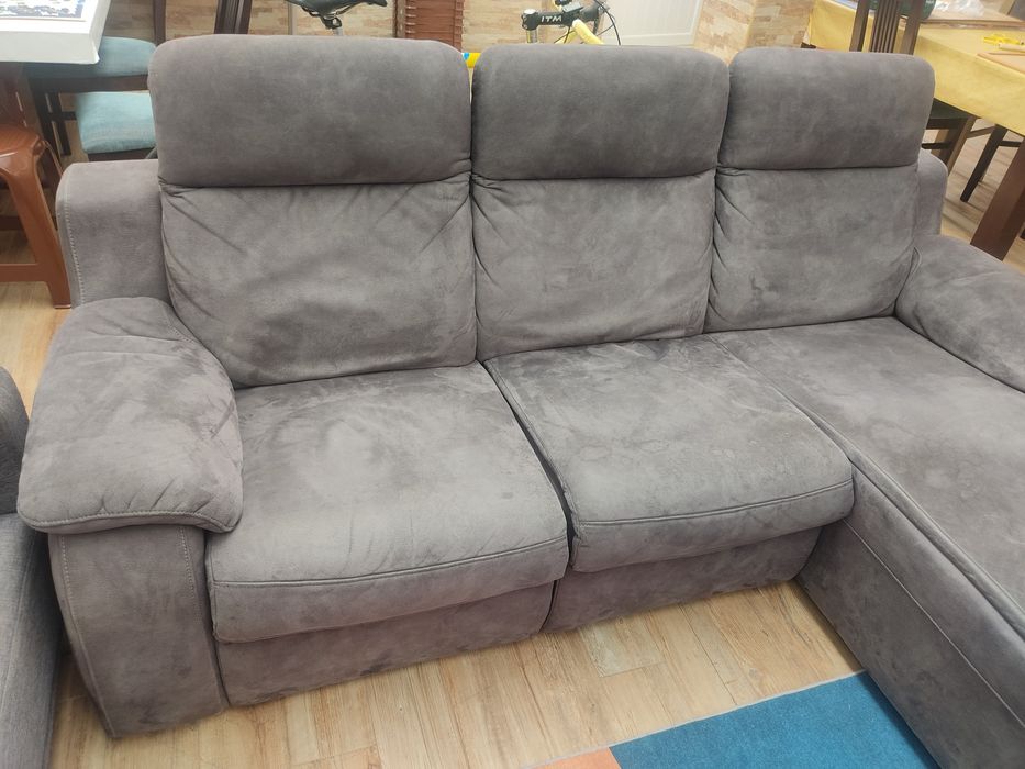 Sofá com chaise longue