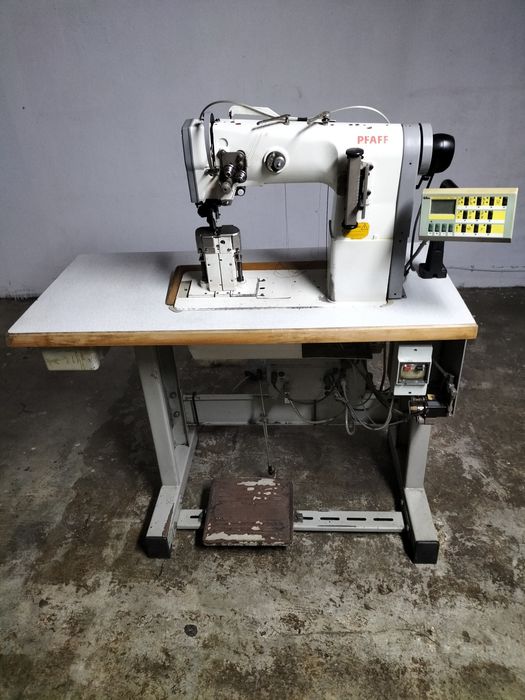 Máquina de costura Golf