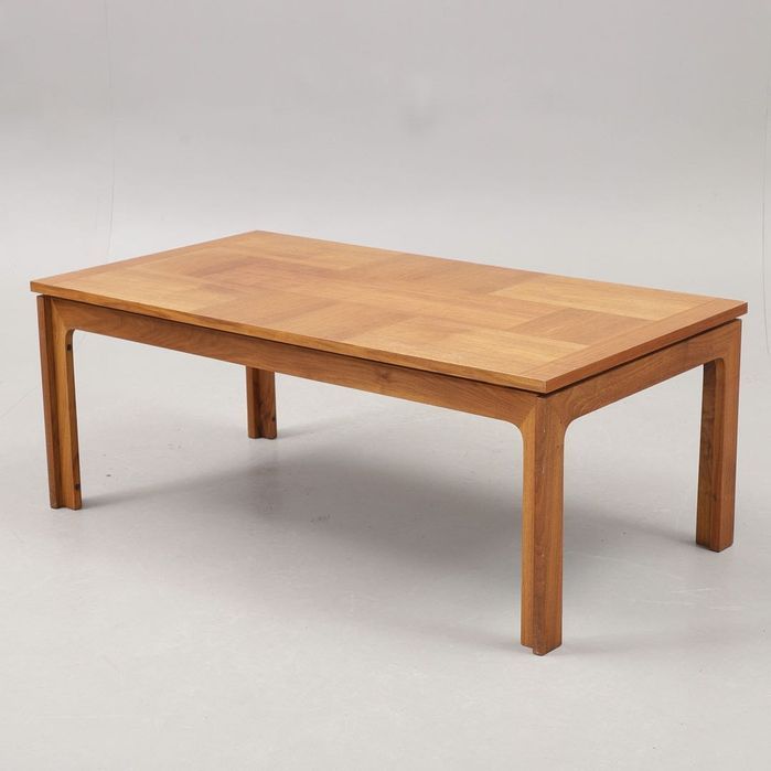 Stolik kawowy ława szwedzki orzechowy, druga połowa XX wieku