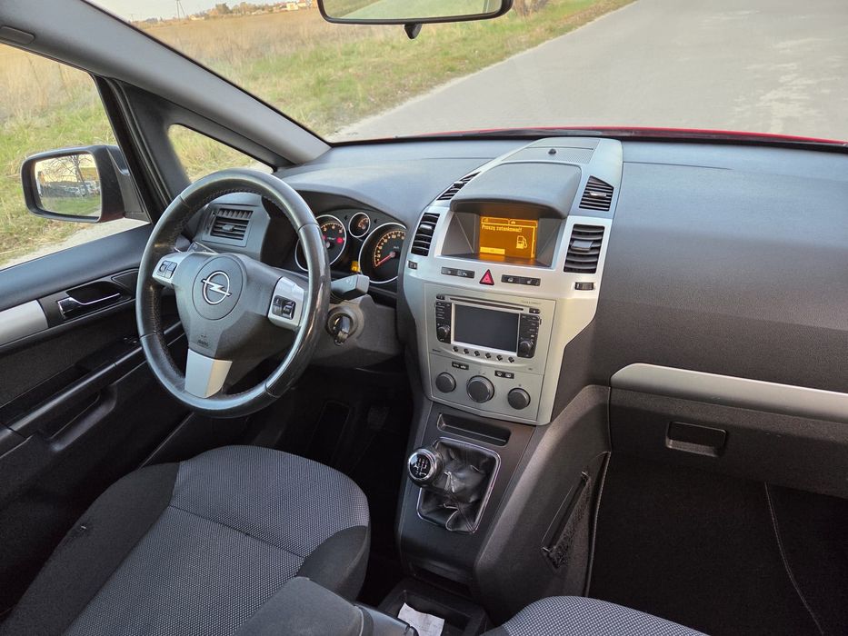 Samochód Opel Zafira