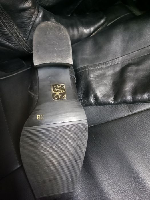 Продам женские сапоги