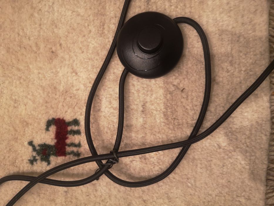 Candeeiro de inspiração Jean Prouvé