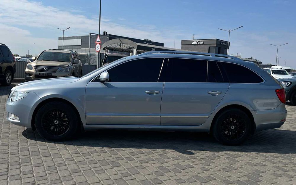 Skoda Superb 2011