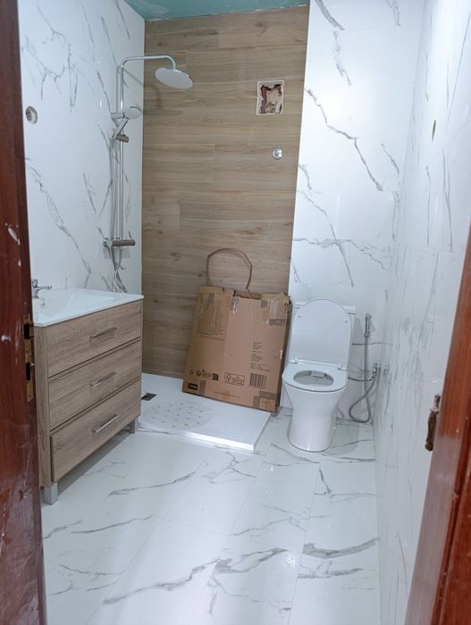 Ladrilhador pedreiro e vinílico profissional