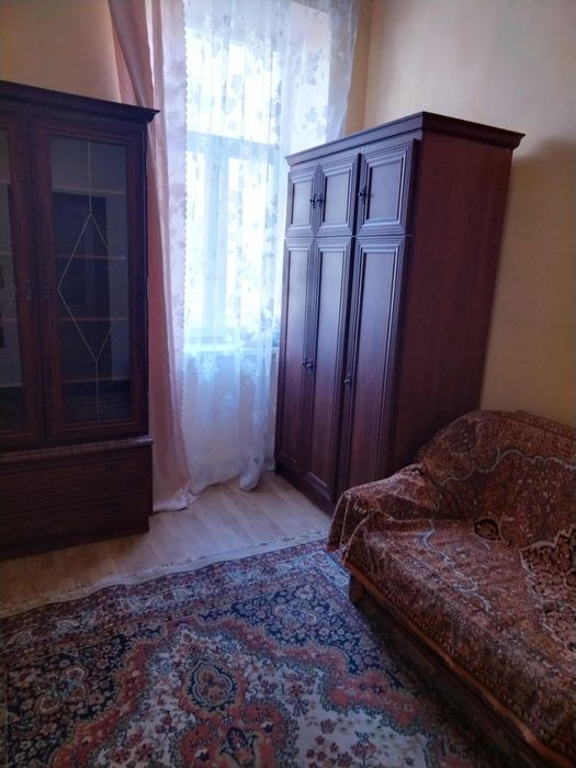 Продаж 1кім квартири по вул Декарта