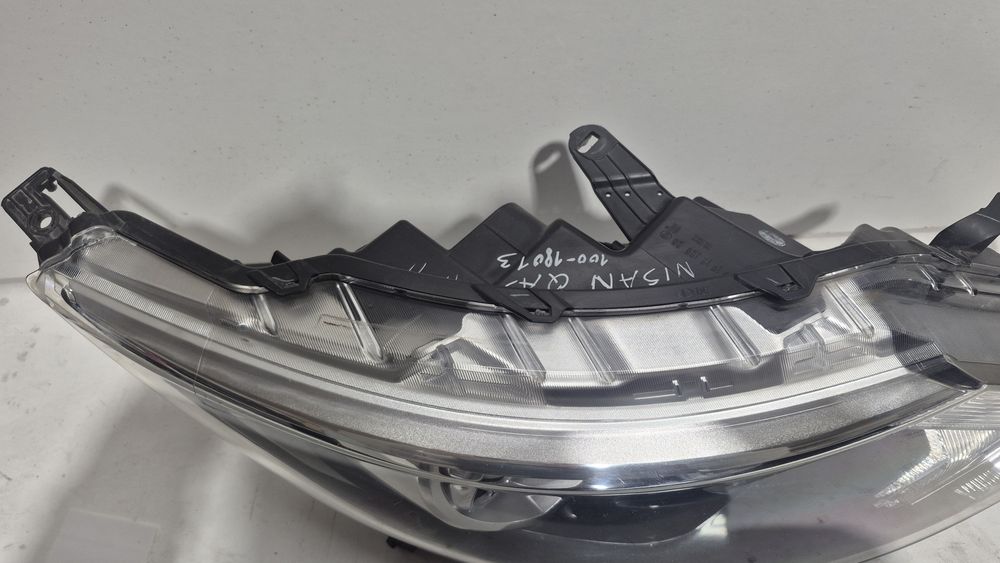 Lampa przednia Nissan Qashqai