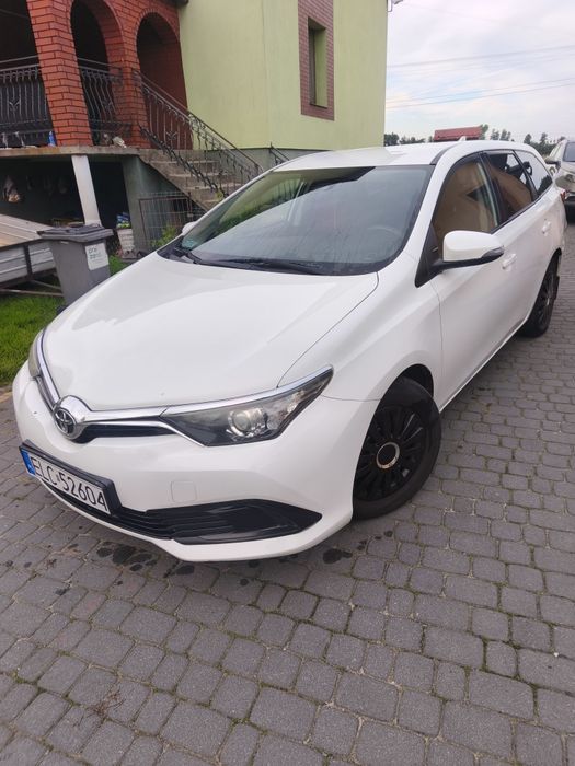 Sprzedam Toyotę Auris kombi