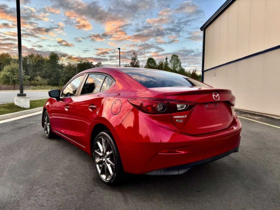 Mazda 3 Touring      2018