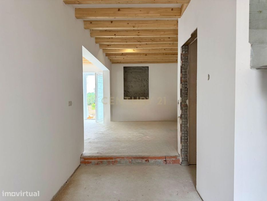 Moradia T3 totalmente remodelada | Lote 1.933m² | Alhadas, Figueira da