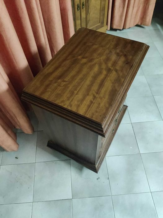 Mesinha de cabeceira antiga vintage madeira