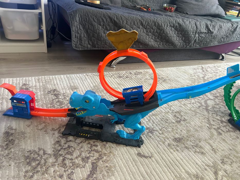 Hot wheels треки
