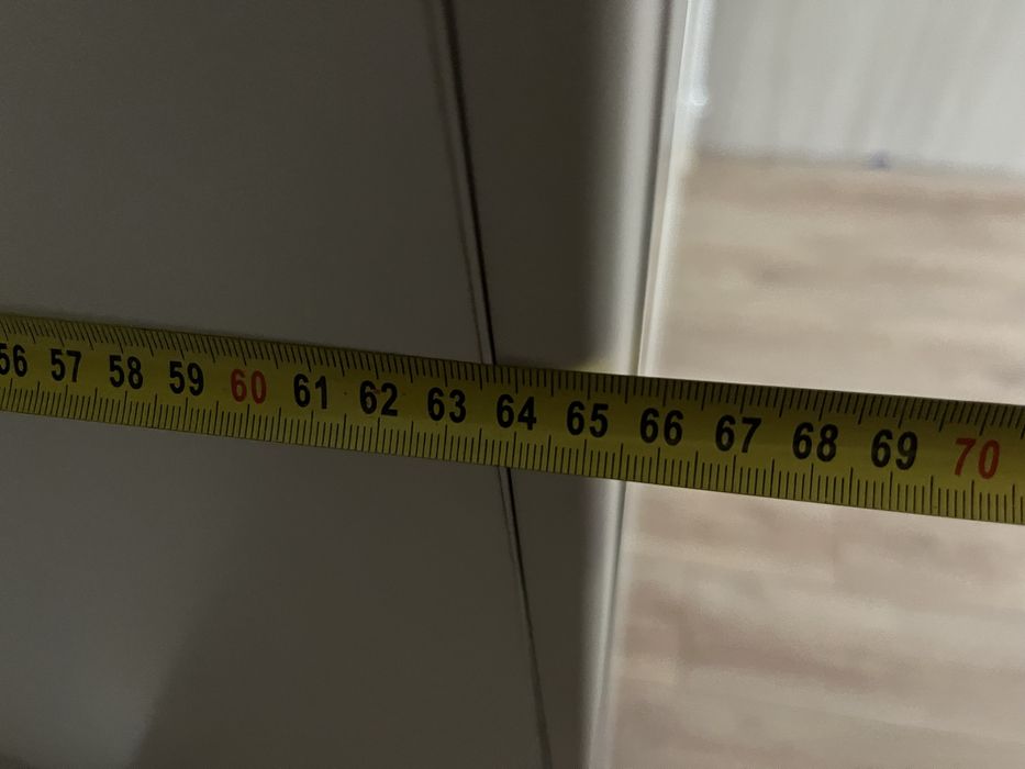 Szafa biała wysoka 280 cm z ekspozycji