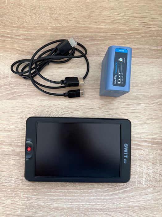 SWIT CM S75C 7” 3000nit HDR 4K HDMI монітор з SmallRig PowerADC