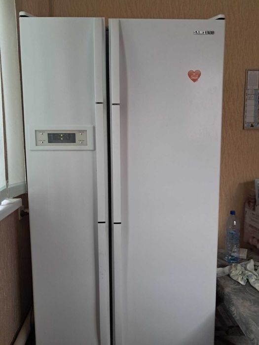 Холодильник Side-by-Side Samsung RS21NCSW (No Frost, 557 л)