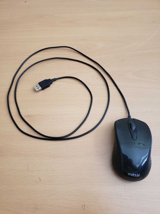 Monitor LG, Teclado Microsoft, Mouse Mitsai